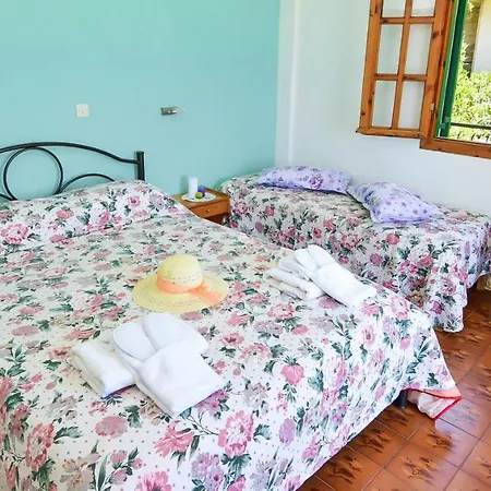 Alex-giannis Apartments, *