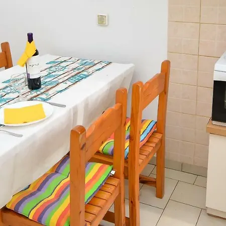 Alex-giannis Apartments,