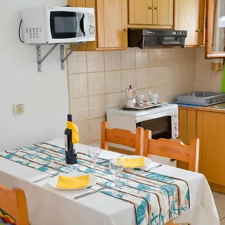 Alex-giannis Apartment *
