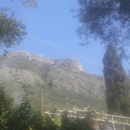 Alex-giannis Apartments,