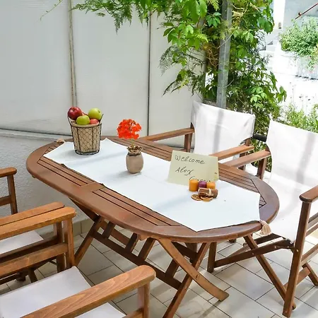 Alex-giannis Apartments,