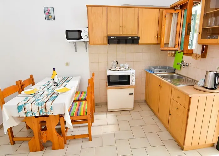 Alex-giannis Apartments, Апартаменты