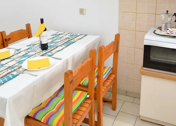 Alex-giannis Apartments,